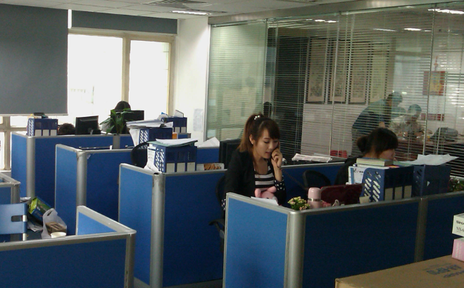 广州圣象服饰有限公司户外冲锋衣产品参数与面料技术解析
